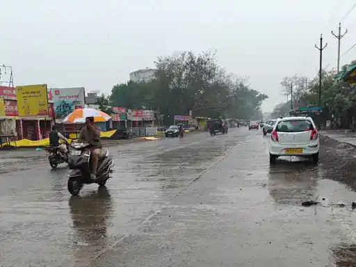 MP ASHTA NEWS : आष्टा में बेमौसम बारिश का कहर. गेहूं और चने की कटाई रुकी. किसानों को लाखों के नुकसान की आशंका. मौसम वैज्ञानिकों ने दी ये सलाह.